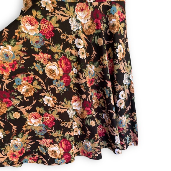 LINDY BOP Audrey Knock-off Black Floral Swing Dress - Picture 4 of 7